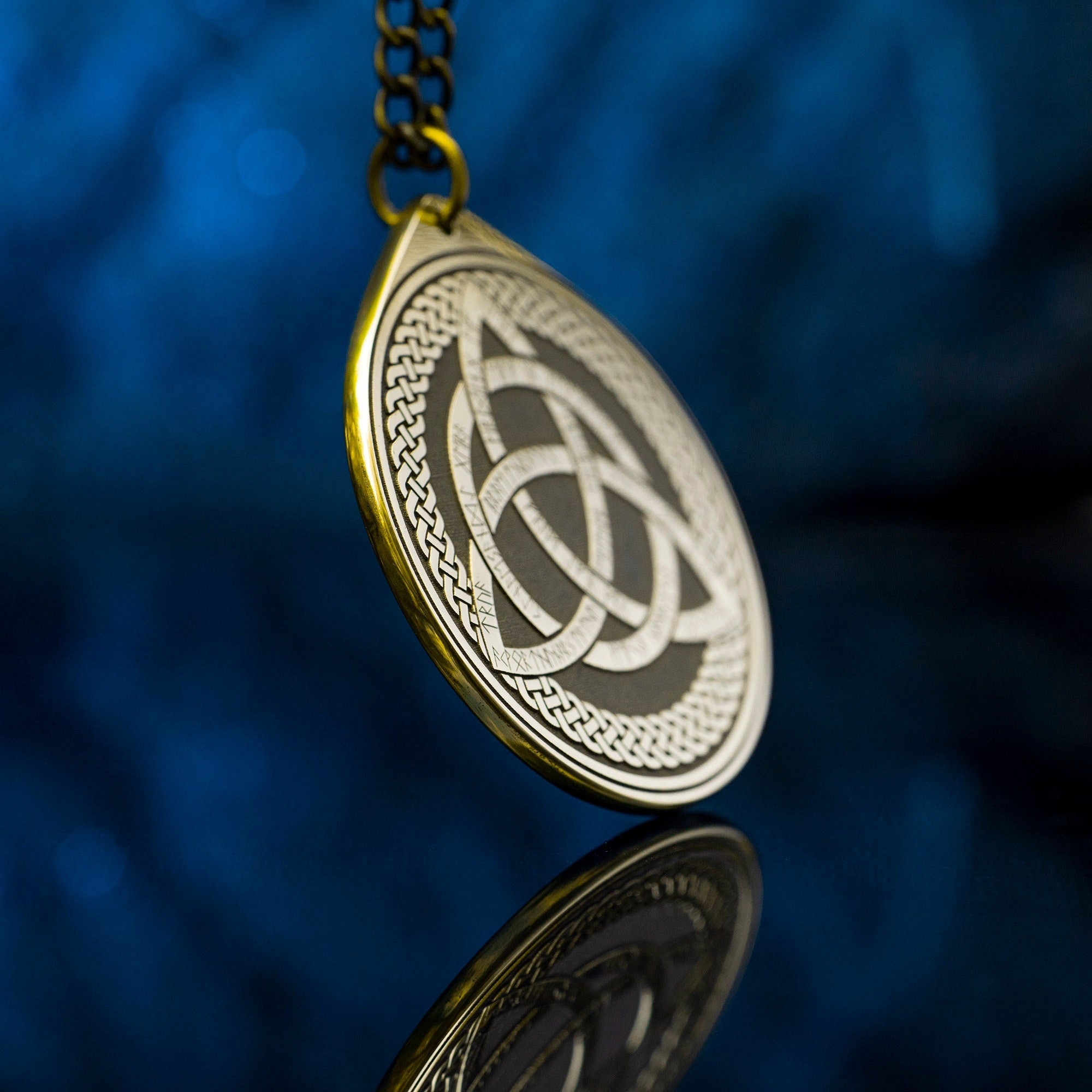 Triquetra pendant symbol Rune Power Circle Celtic talisman, Viking amulet, Scandinavian pendant, occult north magic pagan celtic amulet