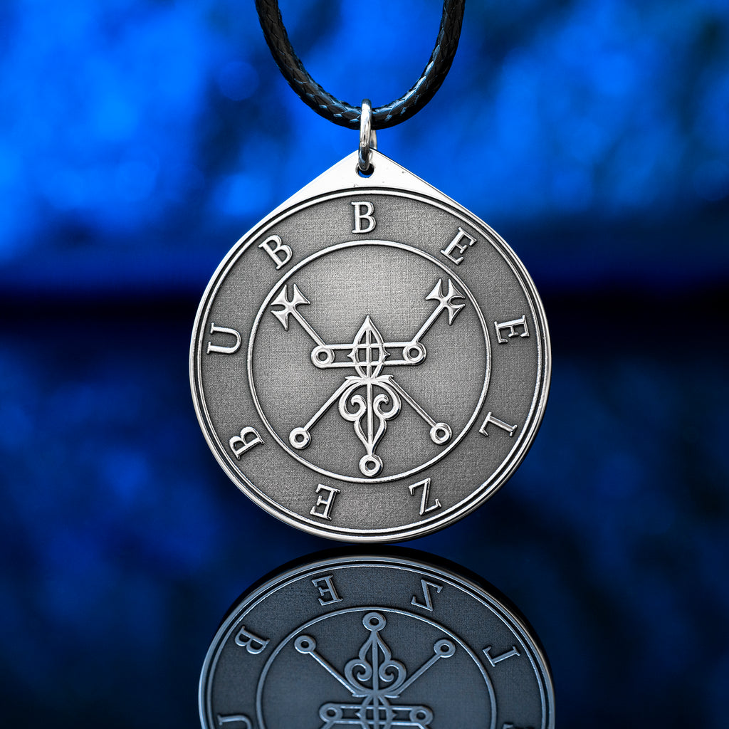Beelzebub occult pendant featuring imagery of the Lord of the Flies, Prince of Demons in Western demonology. Dark esoteric jewelry inspired by infernal kingship and demonological traditions.