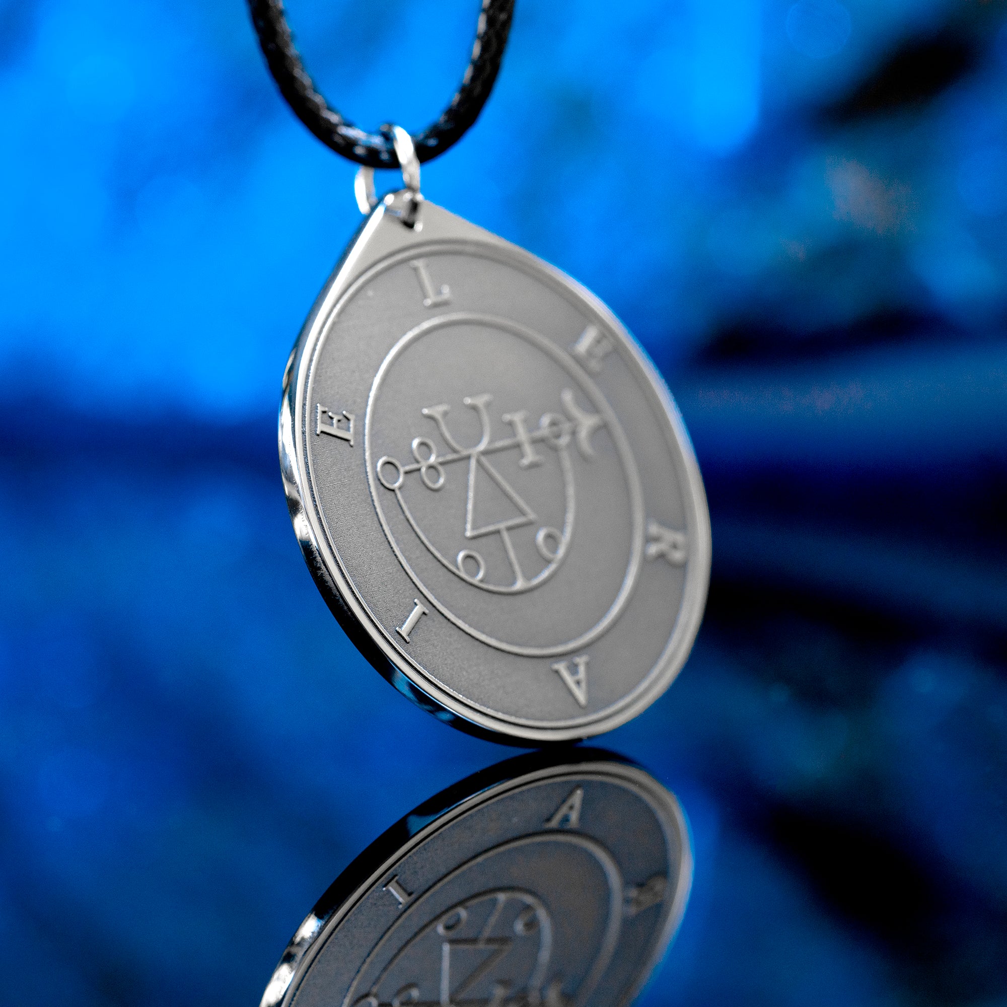 Leraie seal pendant with engraved Ars Goetia sigil associated with battles, contests, and arrow wounds