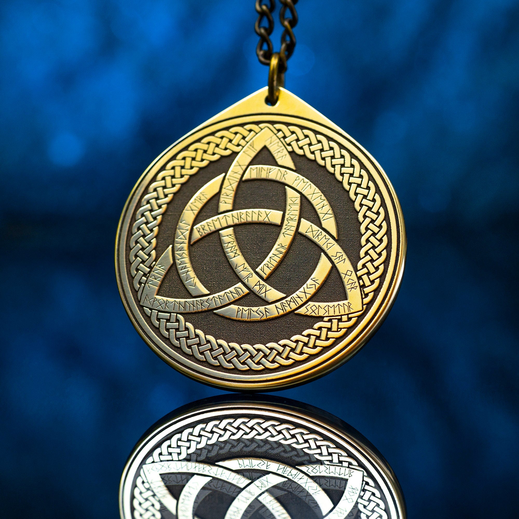 Triquetra pendant symbol Rune Power Circle Celtic talisman, Viking amulet, Scandinavian pendant, occult north magic pagan celtic amulet