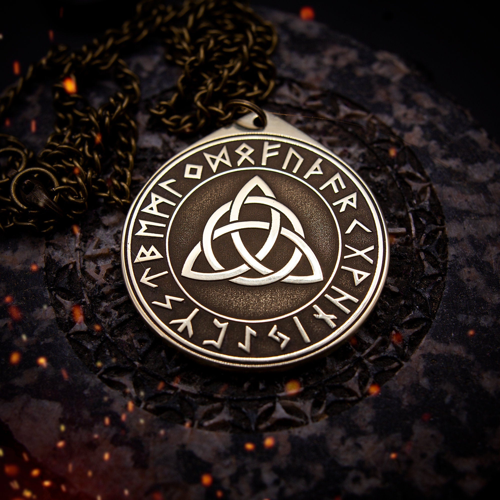 Triquetra symbol pendant in Rune Circle Celtic talisman, Viking amulet, Scandinavian pendant, occult north magic pagan celtic amulet