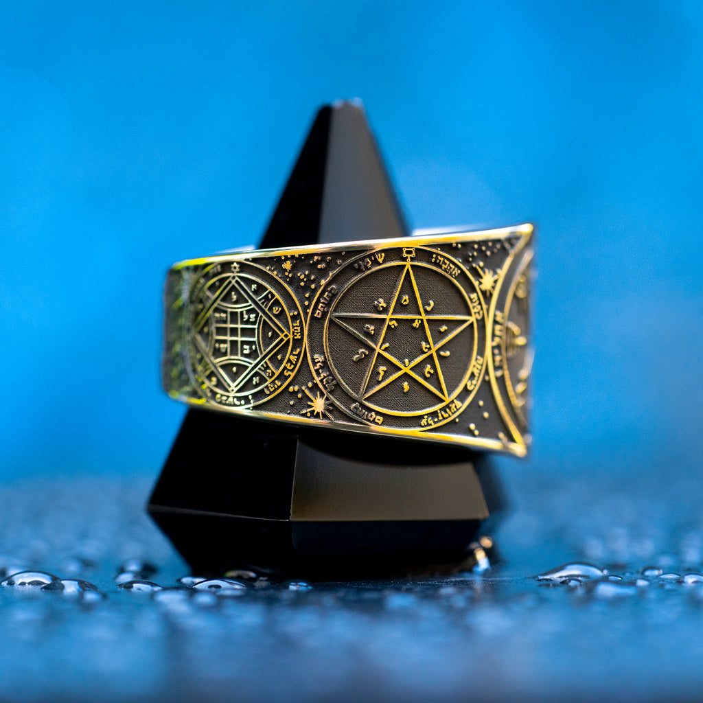 Venus Seals Ring