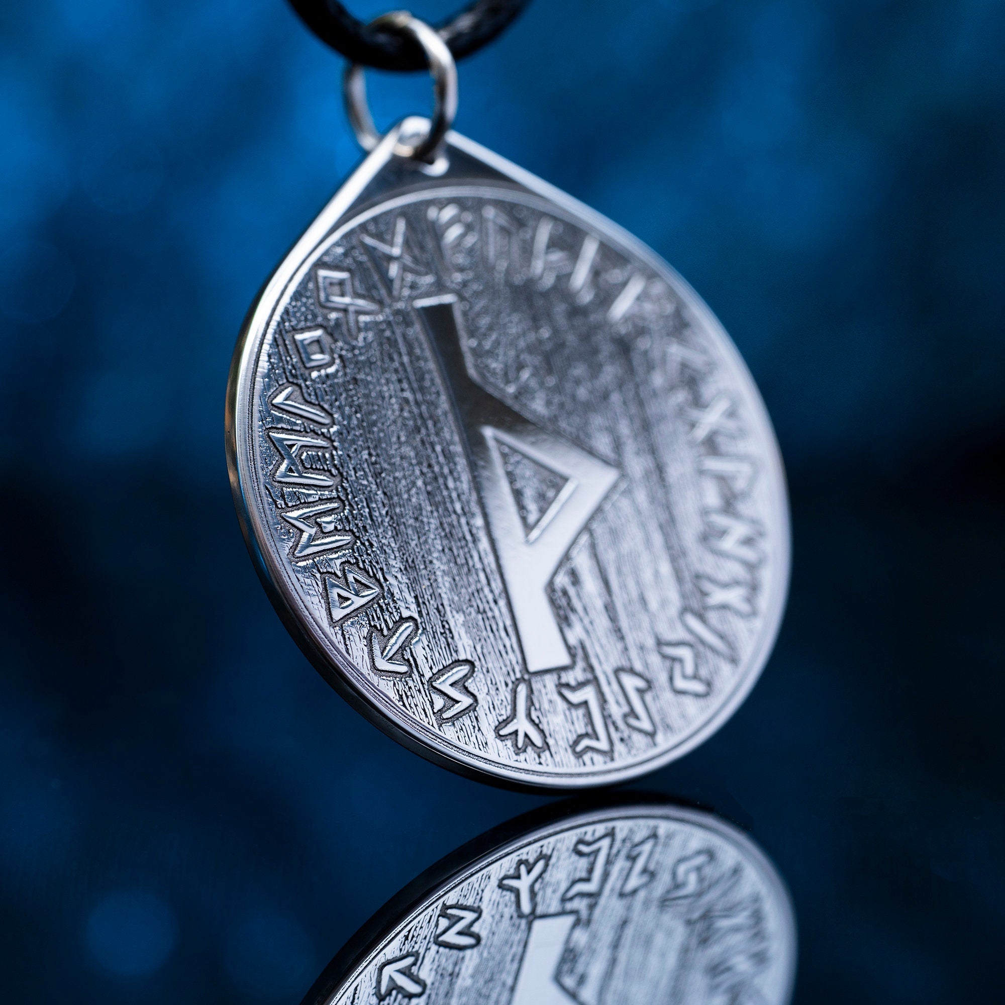 Viking Resistance Thurisaz Rune pendant in Wheel of Universe North Celtic amulet Elder Futhark talisman occult magic