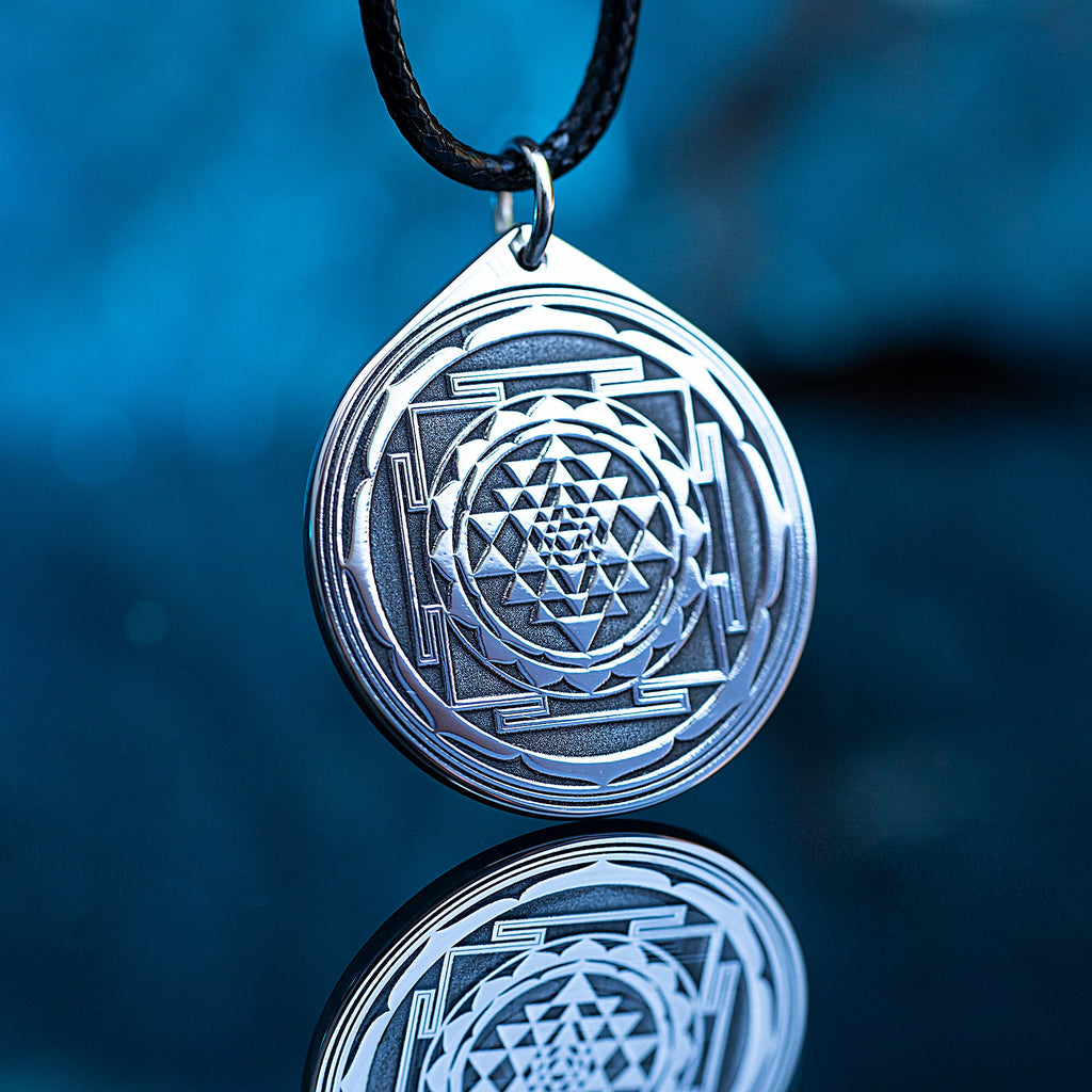 Sri Yantra Shri Chakra amulet pendant mantra amulet occult magic talisman