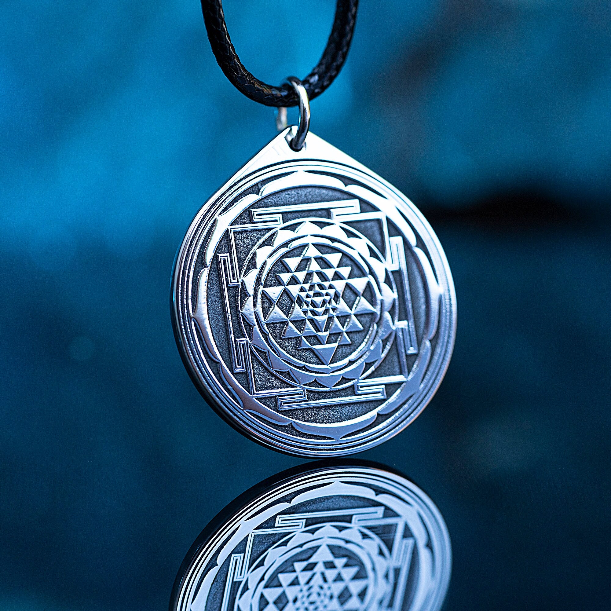 Sri Yantra Shri Chakra amulet pendant mantra amulet occult magic talisman
