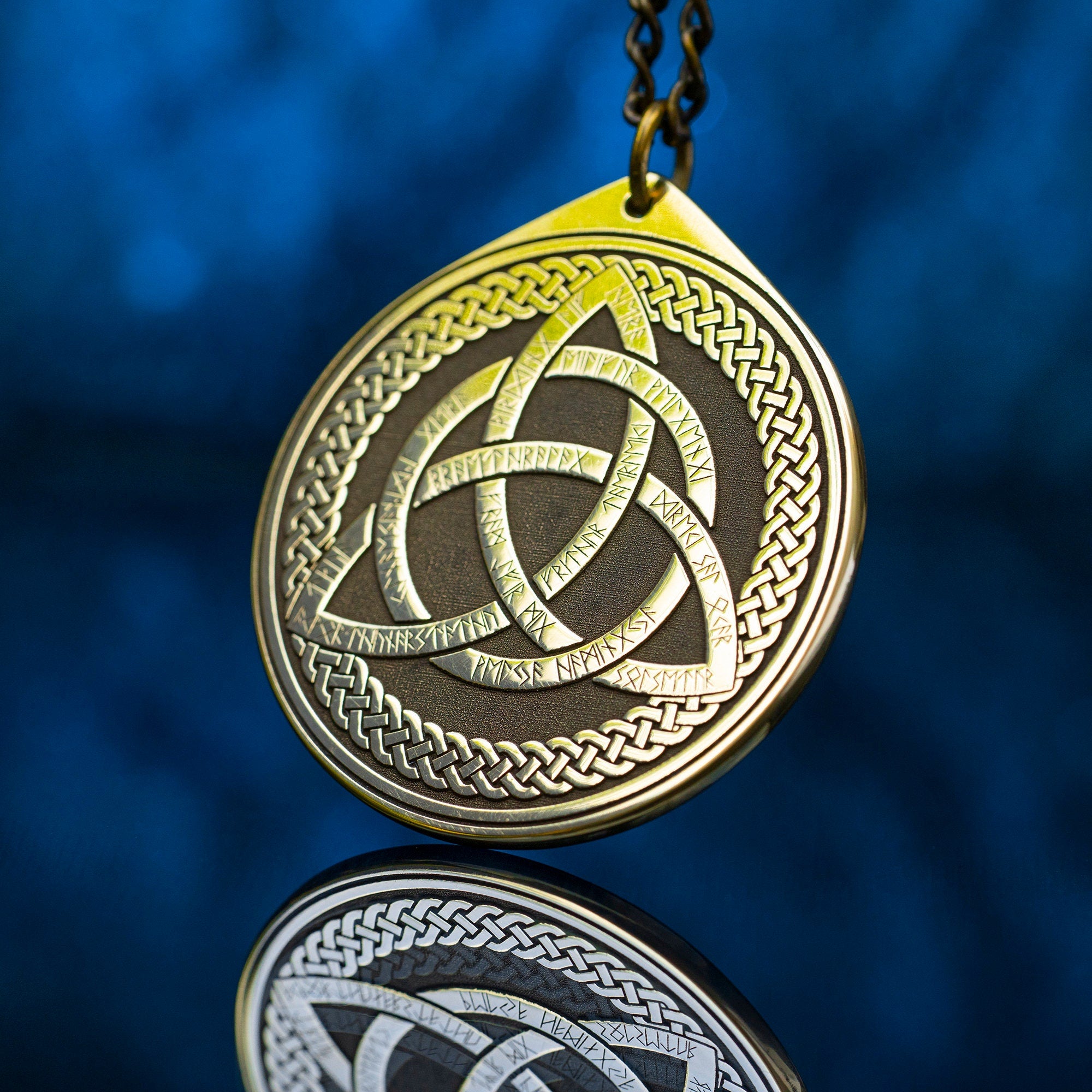 Triquetra pendant symbol Rune Power Circle Celtic talisman, Viking amulet, Scandinavian pendant, occult north magic pagan celtic amulet