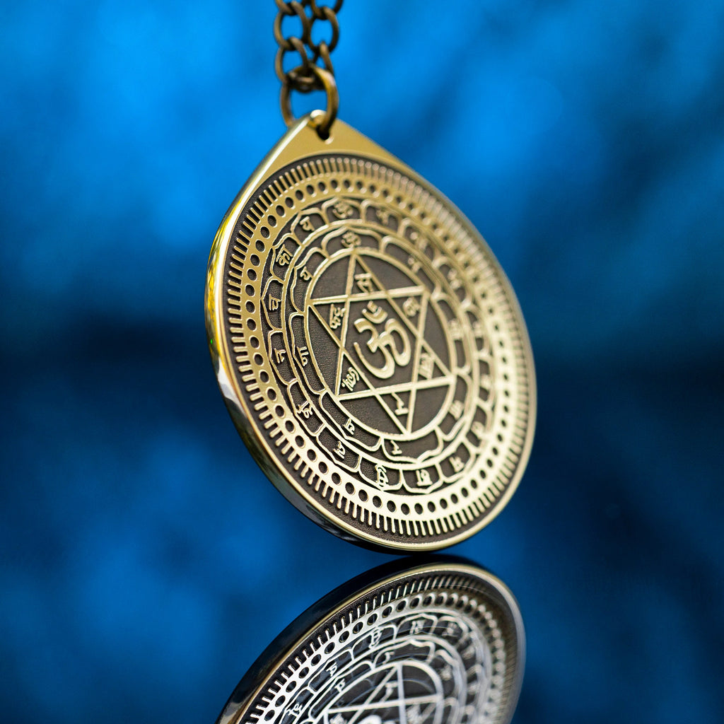 Shree Sudarshan Chakra Yantra amulet pendant occult magic talisman