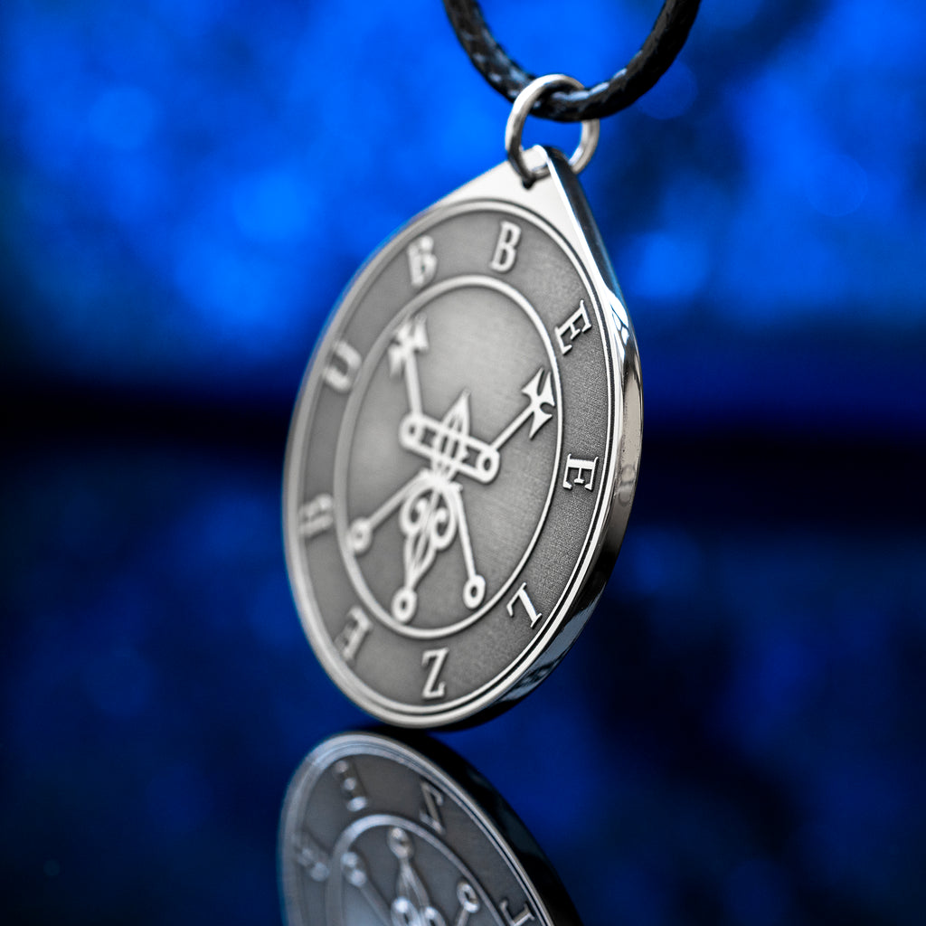 Beelzebub occult pendant featuring imagery of the Lord of the Flies, Prince of Demons in Western demonology. Dark esoteric jewelry inspired by infernal kingship and demonological traditions.