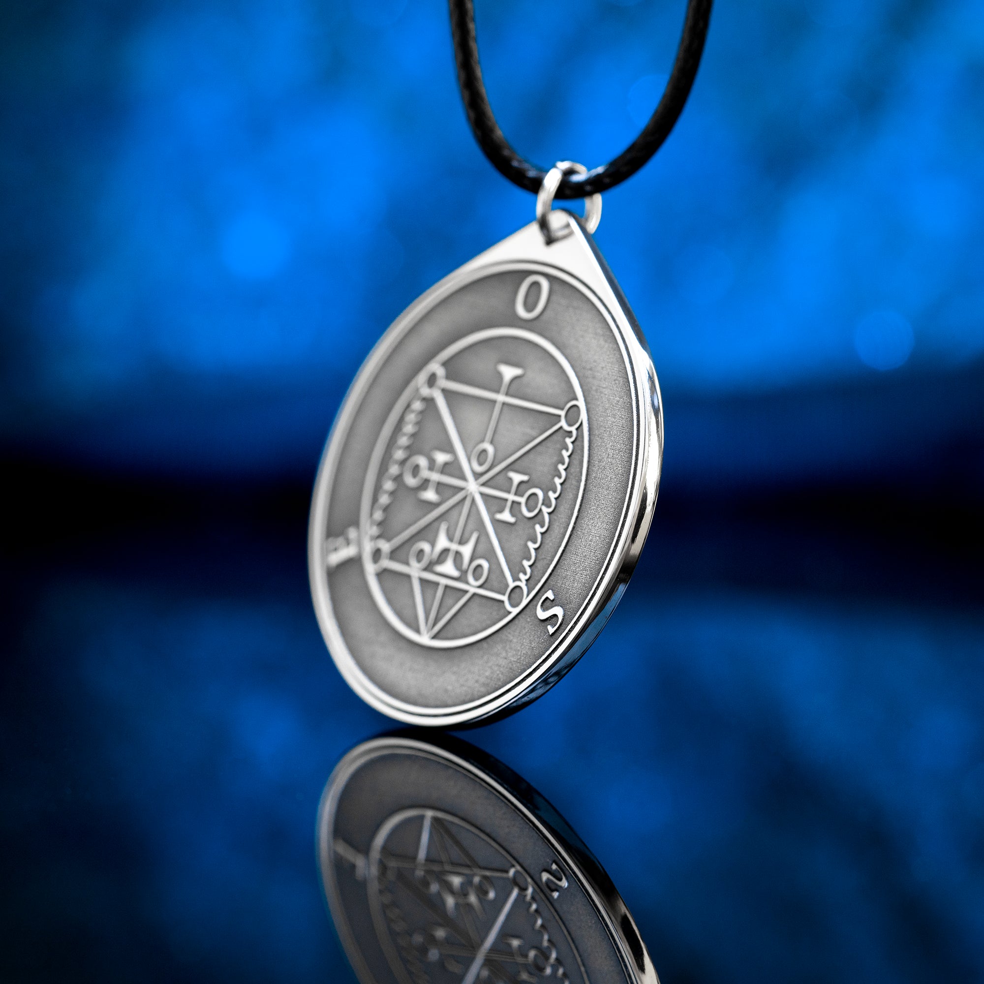 Ose Seal Pendant