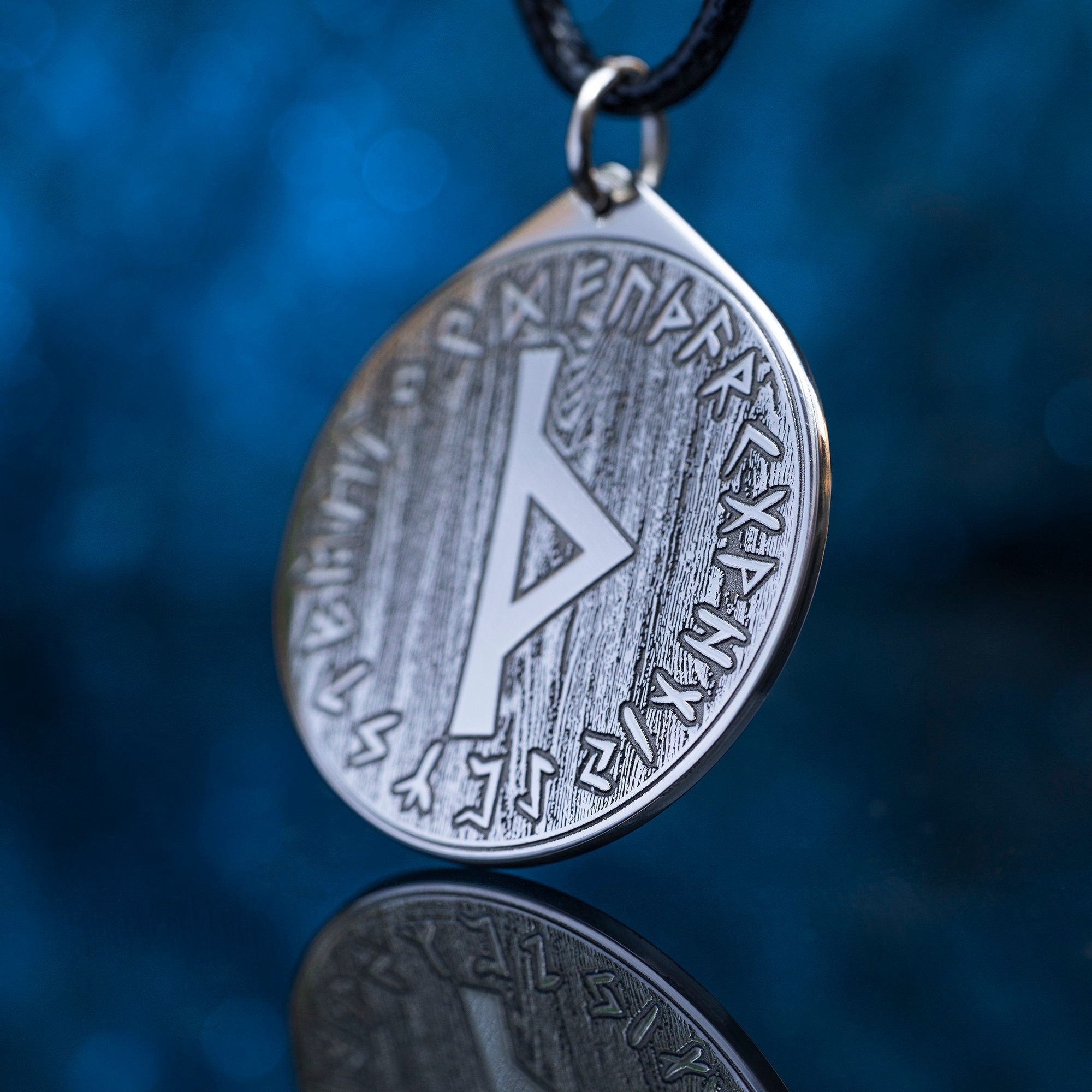 Viking Resistance Thurisaz Rune pendant in Wheel of Universe North Celtic amulet Elder Futhark talisman occult magic