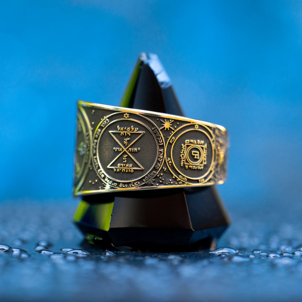 Venus Seals Ring