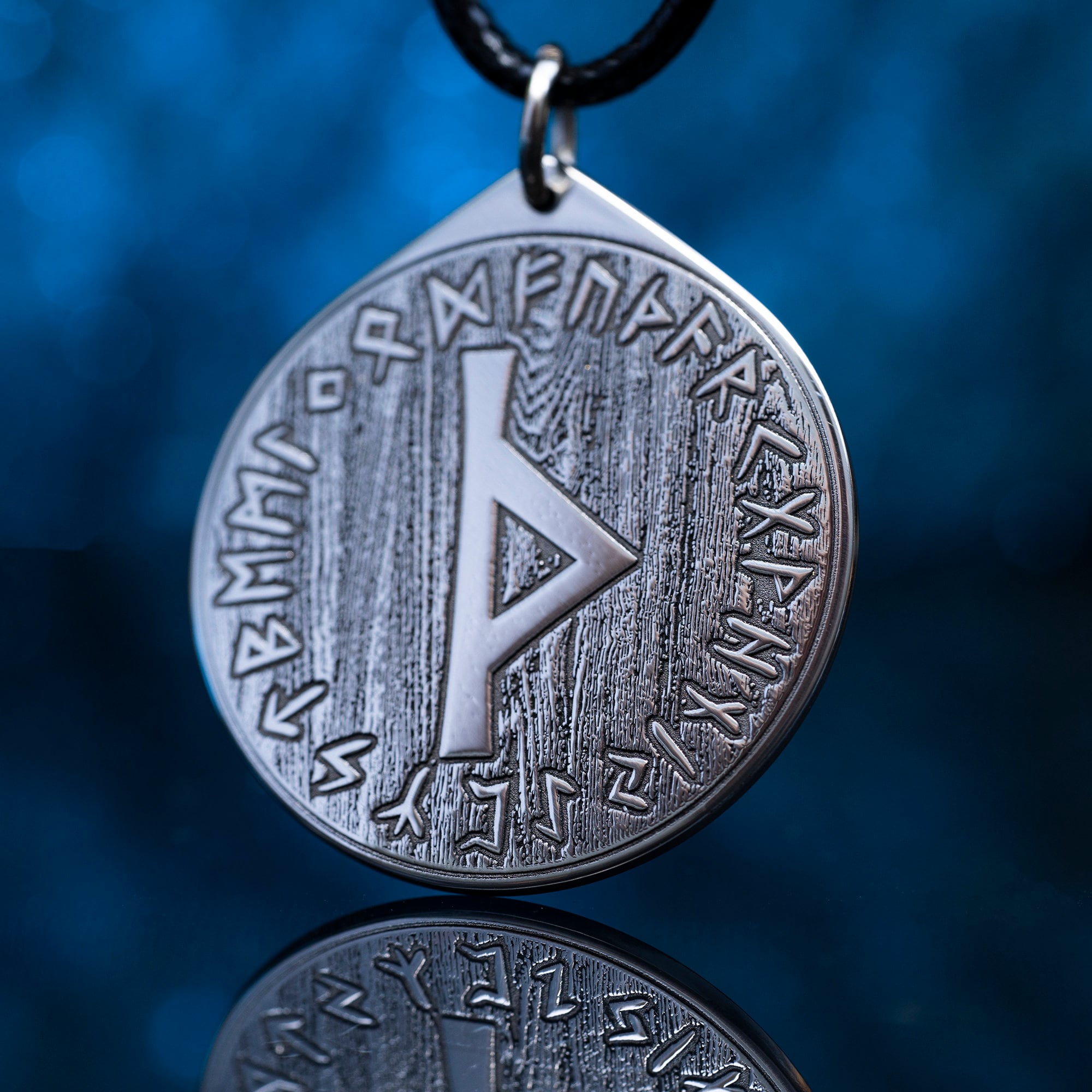 Viking Resistance Thurisaz Rune pendant in Wheel of Universe North Celtic amulet Elder Futhark talisman occult magic