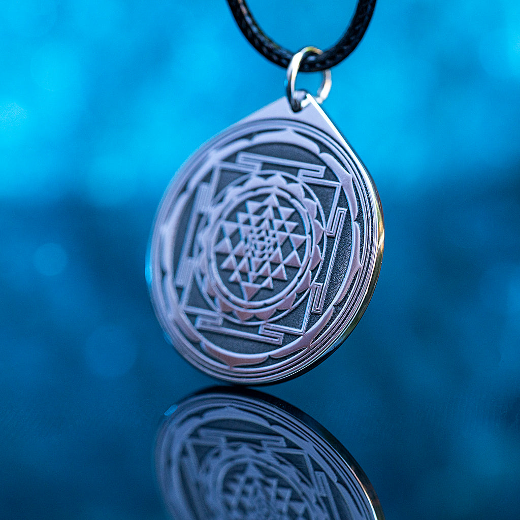Sri Yantra Shri Chakra amulet pendant mantra amulet occult magic talisman