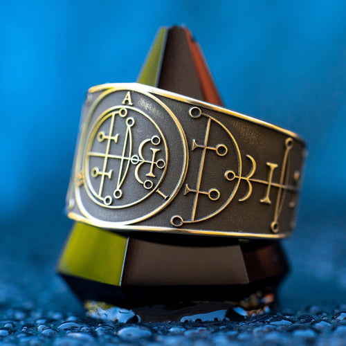 Goetia ring featuring the seal of Aim, also known as Aym or Haborym